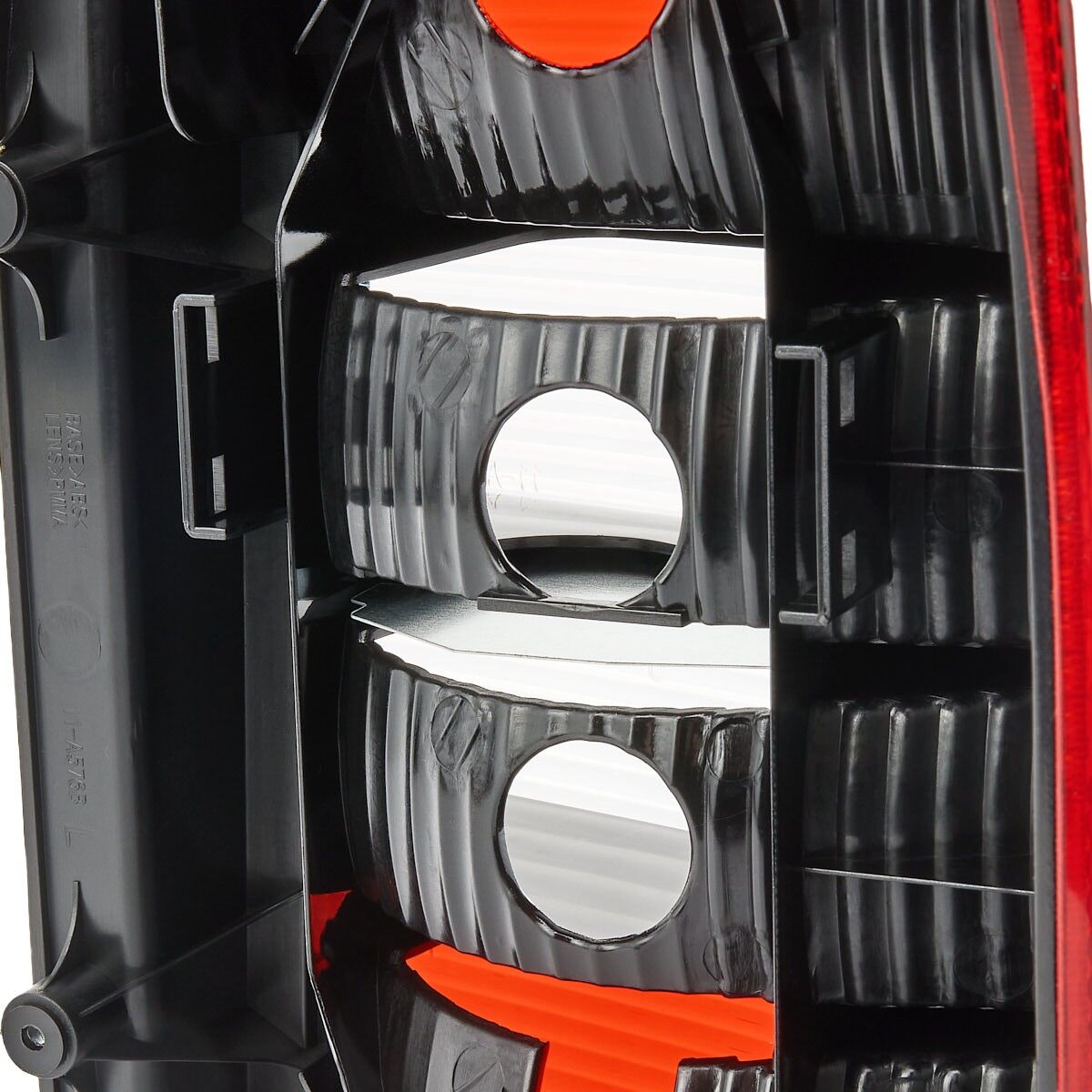 TYC 11-0622-21-2 Rear light