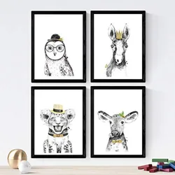 POSTER Set mit 4 „Tiere mit goldenen Accessoires“ A3 Schwarzer Rahmen