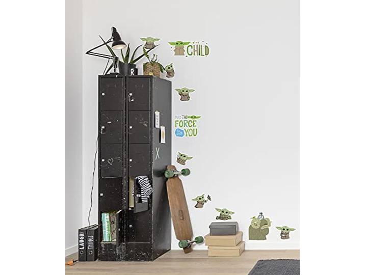 Komar Star Wars Wandtattoo Mandalorian Founding Grogu - 50 x 70 cm (Breite x Höhe) - 10 Teile - Baby Yoda, Deco-Sticker, Wandaufkleber, Wandsticker, Wanddeko, Kinderzimmer - 14069h