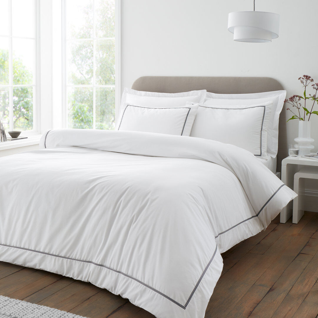 Bianca Cotton Contrast Trim 200 Thread Count Cotton Duvet Cover Set White / Black Super King