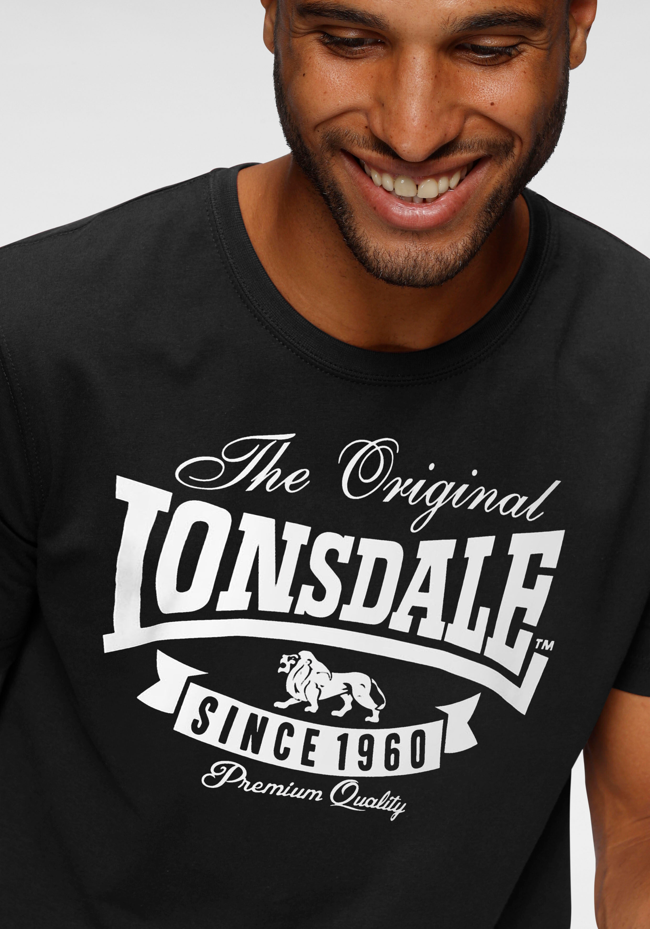 T-Shirt LONSDALE "SUSSEX-TORBAY", Herren, Gr. M (48/50), schwarz (schwarz, rot), Single Jersey, Obermaterial: 100% Baumwolle, unifarben, Rundhals, Shirts T-Shirt, Unifarbenes Design, mit Logodruck, aus Baumwolle, Kurzarm schwarz, rot M (48/50)