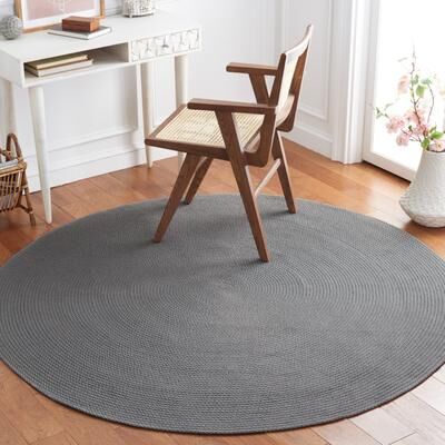 SAFAVIEH Handmade Braided Pille Round Rug