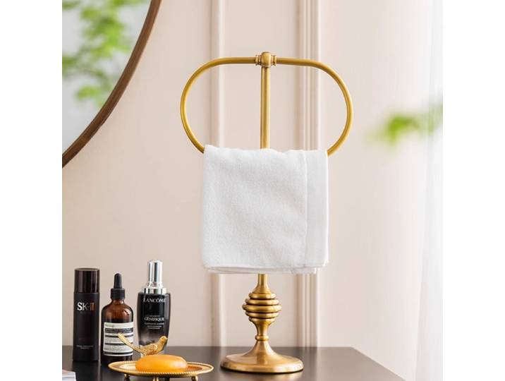Anneau porte-serviettes en laiton Vintage, support de tissu de salle de bain de luxe, porte-serviettes rotatif autoportant fabriqué à la main, support de rangement élégant