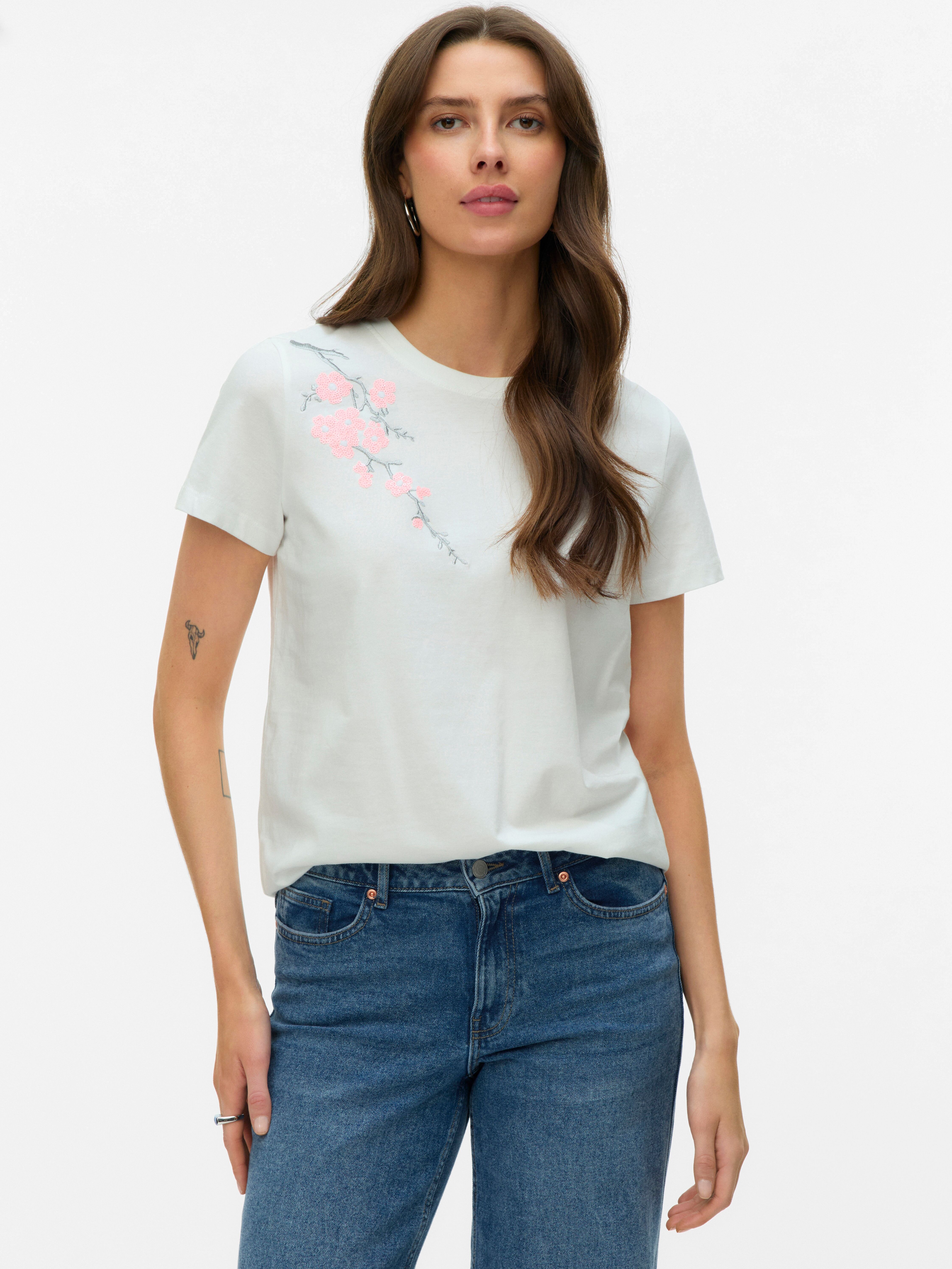 Kurzarmshirt VERO MODA "VMGLOW SS TOP BOX JRS", Damen, Gr. XS, weiss (snow weiß print:chintz rose flowers), Jersey, Obermaterial: 100% Baumwolle, bedruckt, normal normal, Rundhals, Shirts Kurzarmshirt, Baumwolle snow weiß print:chintz rose flowers XS