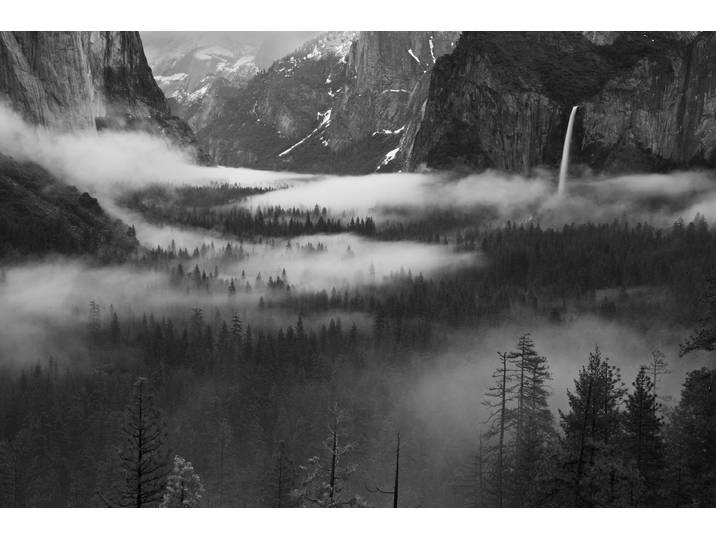 Fototapete PAPERMOON Photo-Art HONG ZENG, NEBEL, DER IN YOSEMITE VALLEY SCHWIMMT , bunt, B:3,5m L:2,6m, Vlies, Tapeten, Fototapete