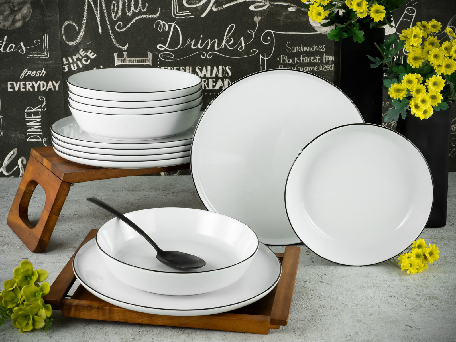 CreaTable Chef Collection Black Line 12-delige porseleinen serviesset voor 6 personen in wit, zwart en meerkleurig