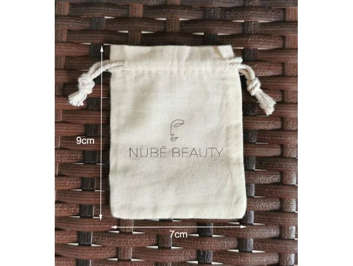300 pièces de sacs en coton naturel avec logo personnalisé, 7x9cm, pochettes à cordon imprimées avec logo noir