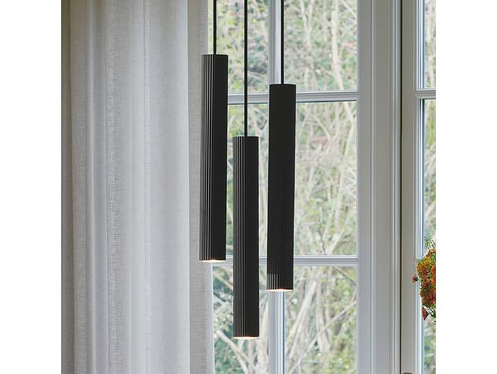Suspension Vico type B 22 x 40 x 22cm Noir Matériau : Métal Surface en métal : Laqué Type de métal : Aluminium GU10