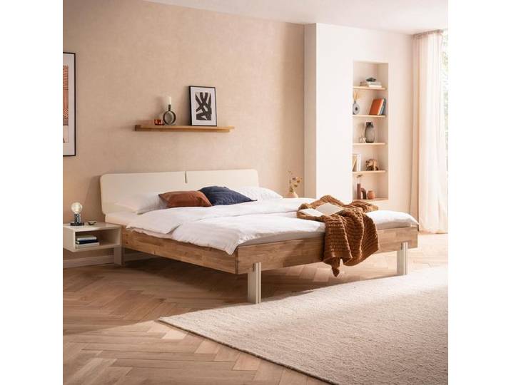 HOMELIV. Massivholzbett Odena Komfort Wildeiche teilmassiv 140x200cm modern, Mit Kopfteil