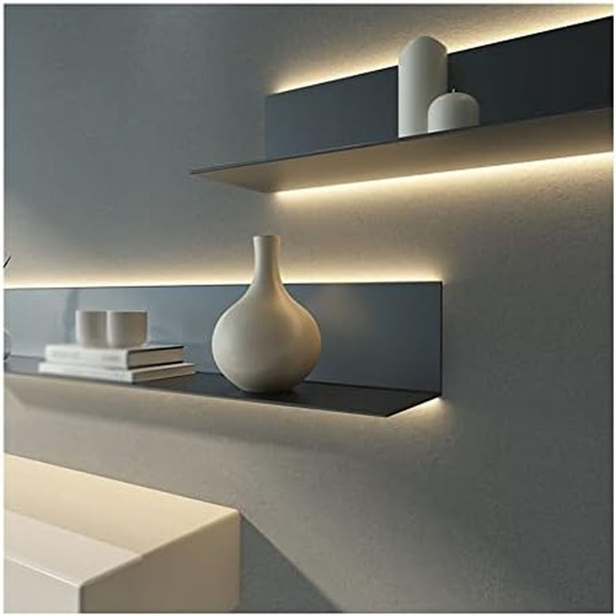 Zwarte metalen wandplank met geïntegreerd LED-licht voor decoratie