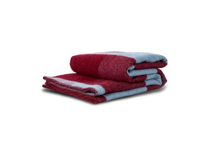 Byon Plaid Embrace 130x200 cm Bleu clair-bordeaux