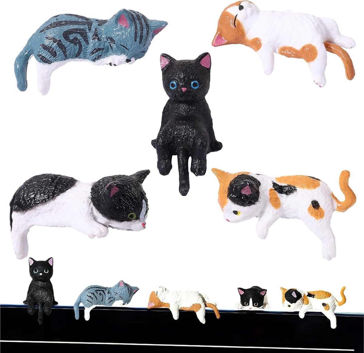 Speelse kitten ornamenten voor auto interieur decoratie met cartoon ontwerp
