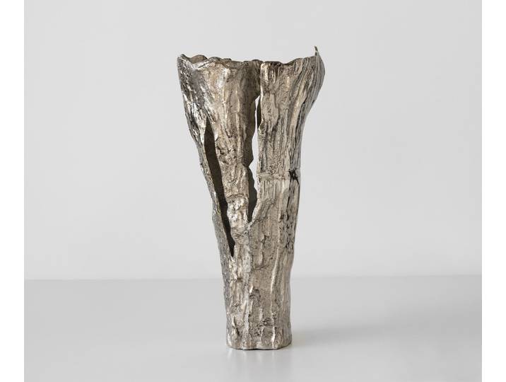 DELIFE Vase Cortana B31 x T22 x H63 cm Aluminium Platin Handgemacht, Wohnaccessoires