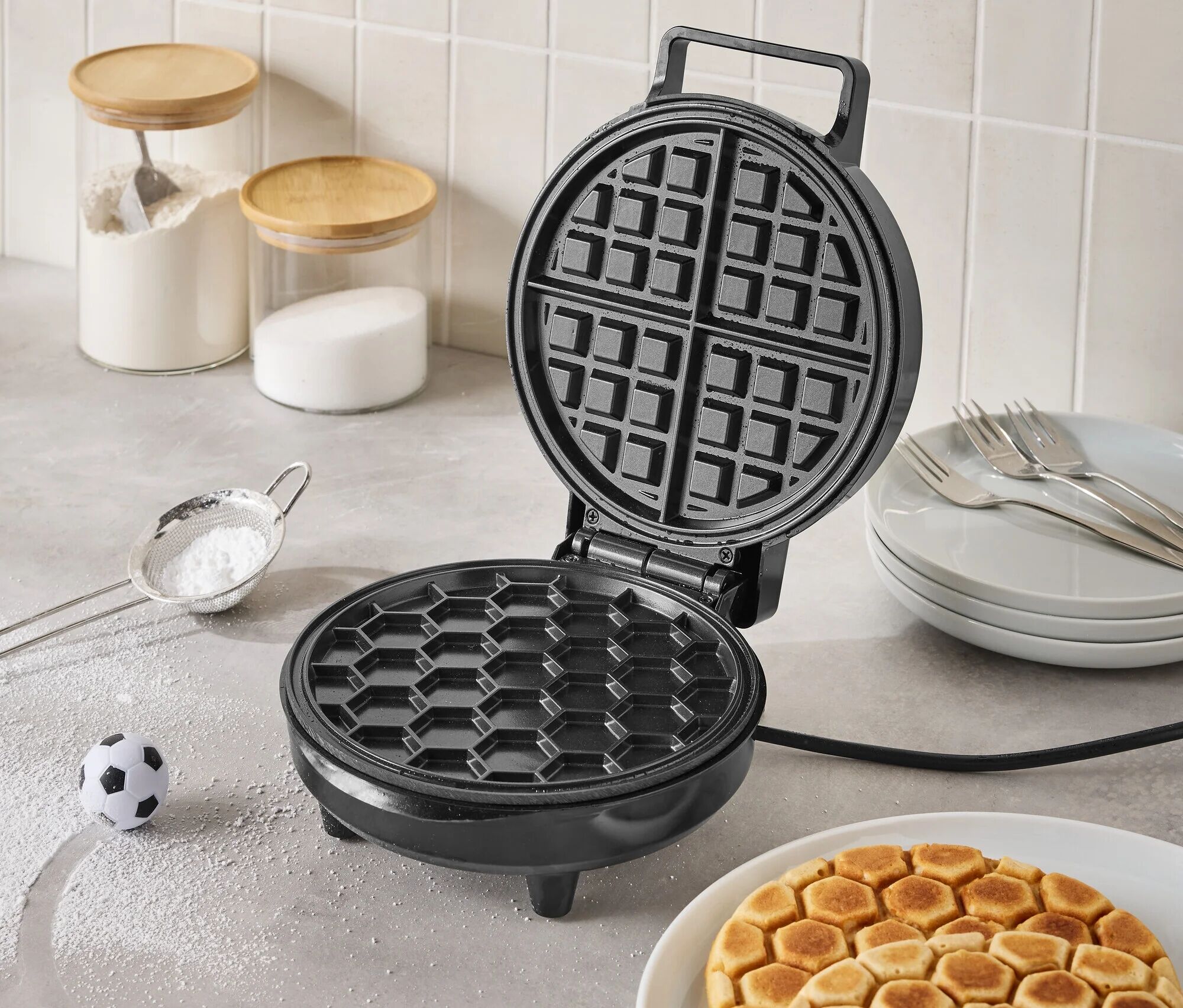 Tchibo - Fussball-Waffeleisen - schwarz