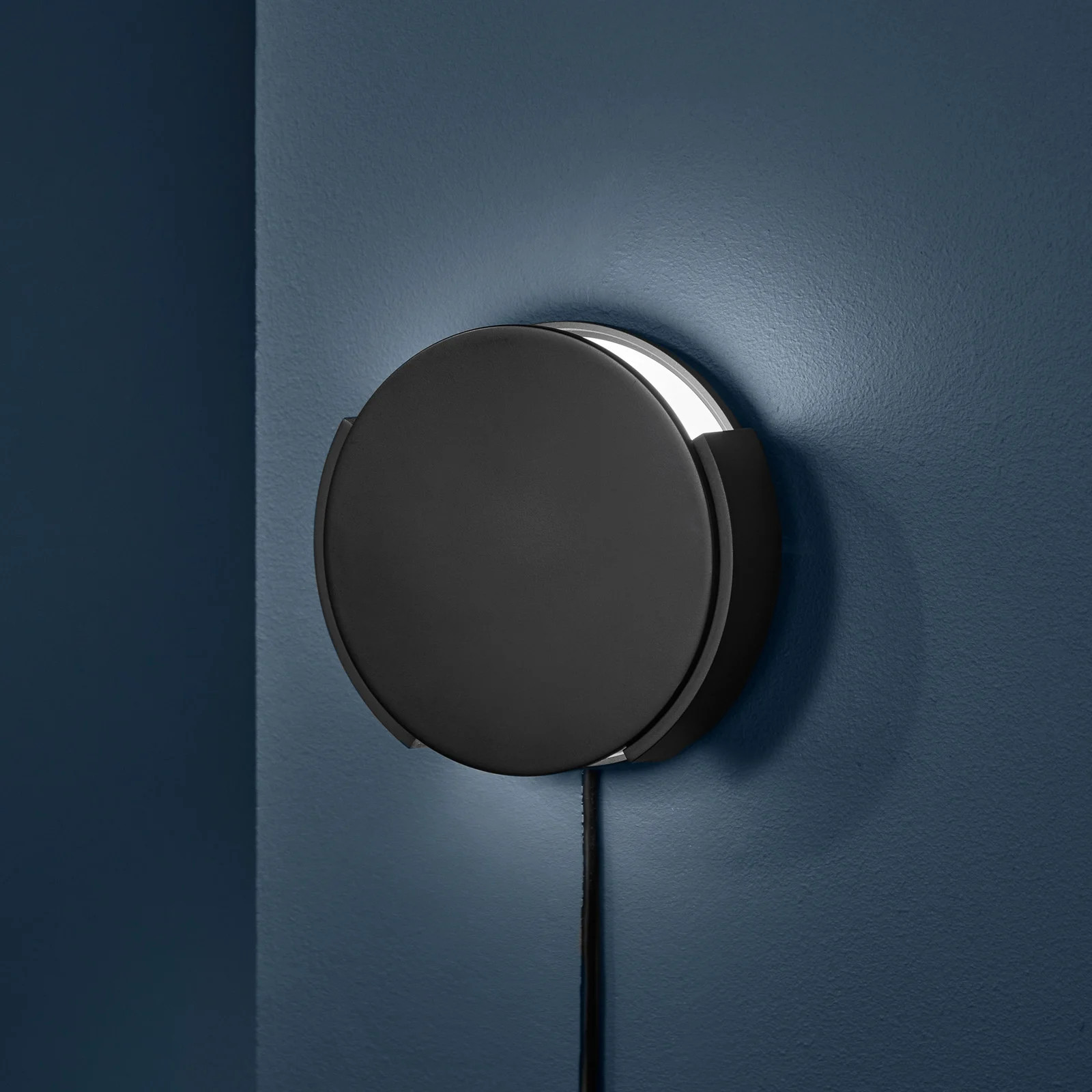 Frandsen Rotate Wandlamp Zwart - Ronde Designer Wandlamp van Metaal voor Woonkamer en Hal