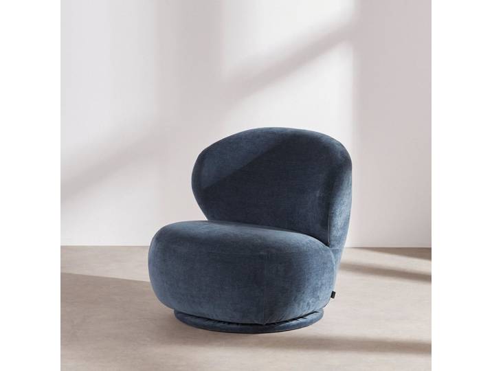 Drehsessel in preußischblauem Samt