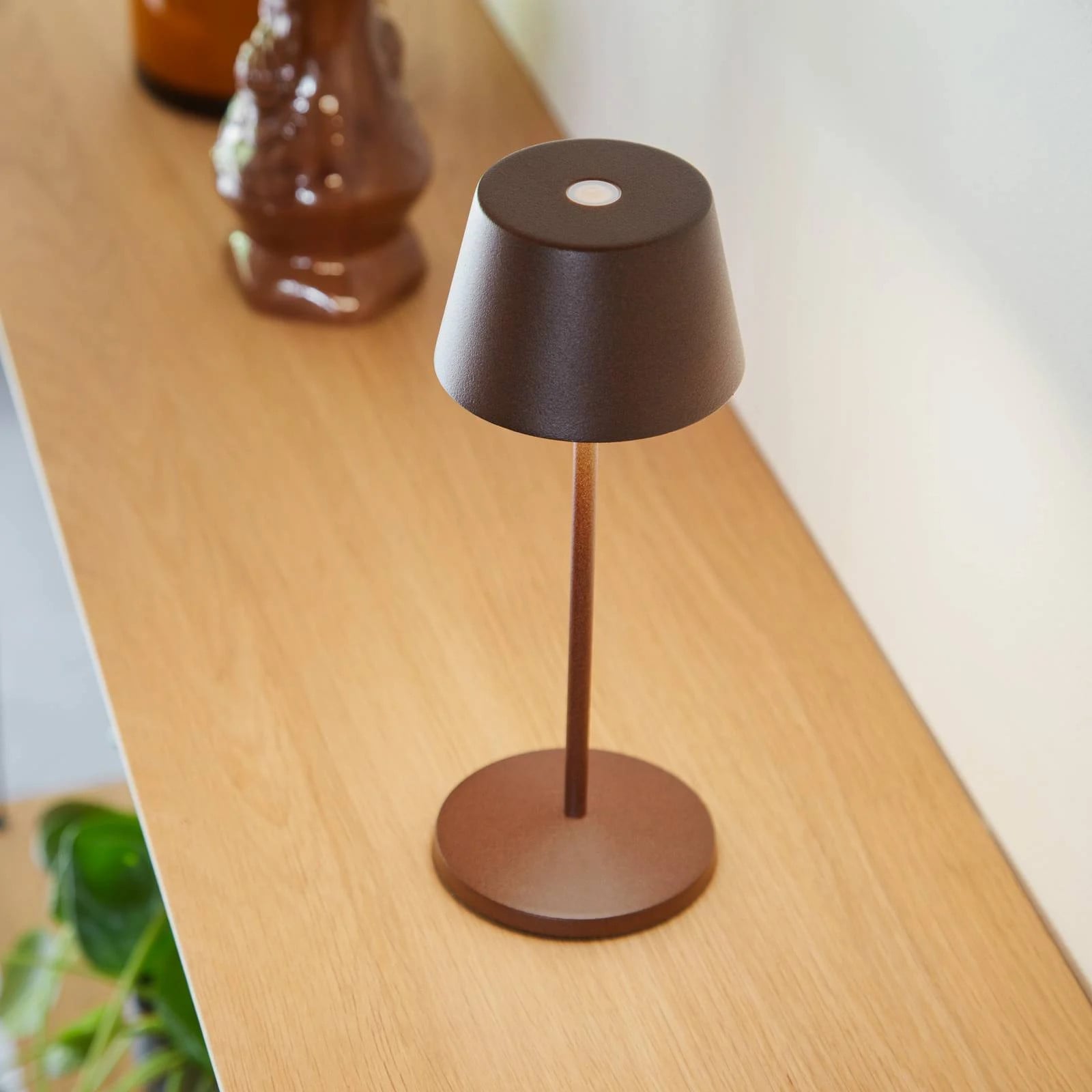 LOOM DESIGN Modi Micro LED tafellamp op accu, IP65, dimbaar, Bruin, Aluminium