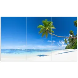 Wallario Herdabdeckplatte 60 x 52 cm (BxH), 1-teilig Weißer Sandstrand am Meer - Ein Traum unter Palmen