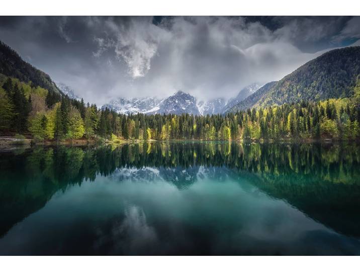 Fototapete PAPERMOON Photo-Art CLARA GAMITO, BERGSEE AN BEWÖLKTEM TAG , bunt, B:3m L:2,23m, Vlies, Tapeten, Fototapete