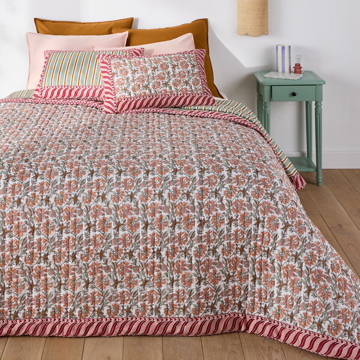 LA REDOUTE INTERIEURS Couvre lit matelassé, Hyacinthe