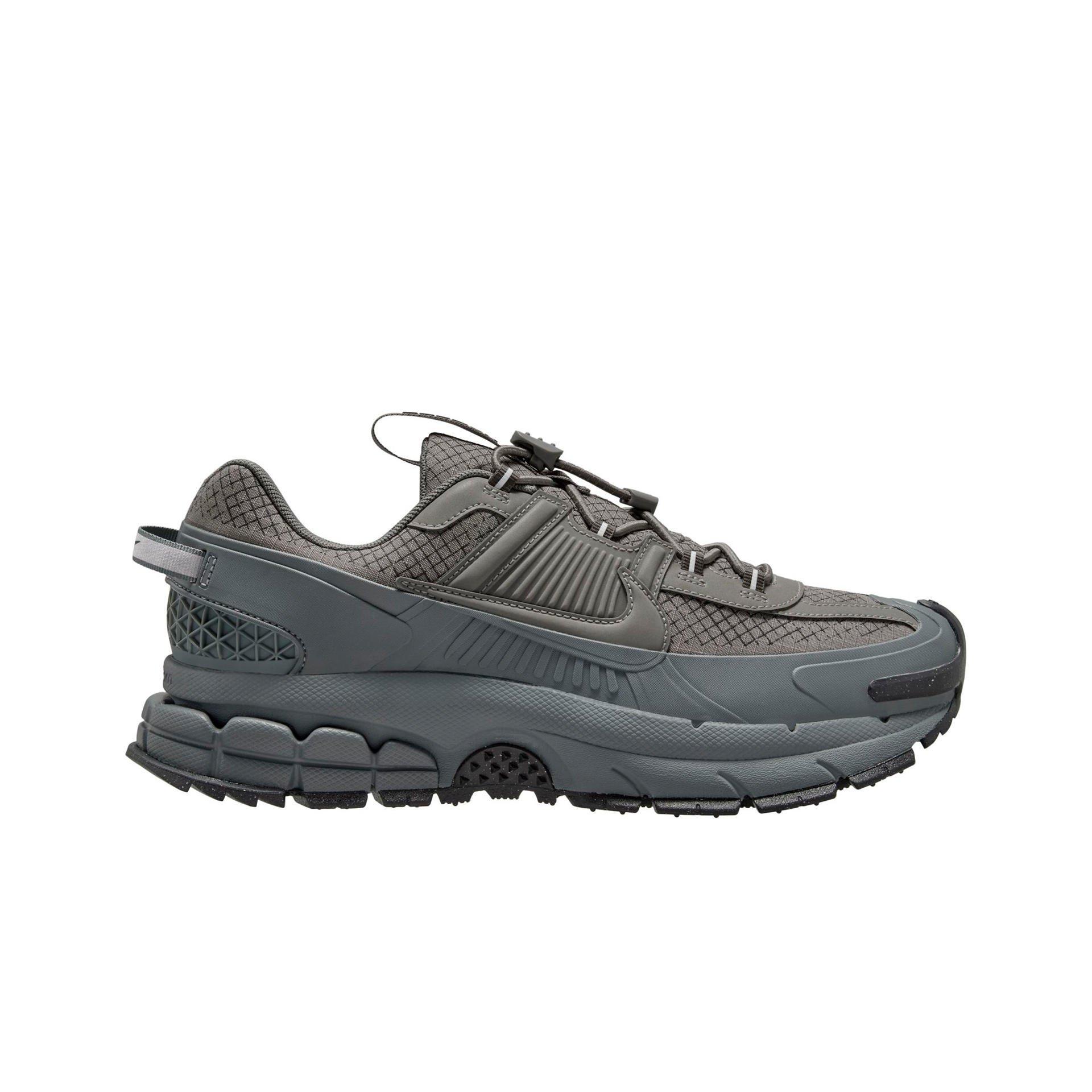 NIKE ZOOM VOMERO ROAM