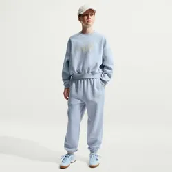 NIKE Sportswear Club Fleece Loose Graphic Jogginghose Mädchen 057 - ghost XS (122-128 cm)