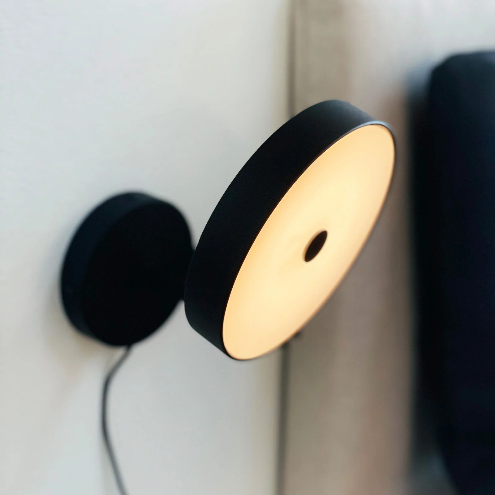Dyberg Larsen Starlight LED wandlamp, zwart, Ø 14 cm