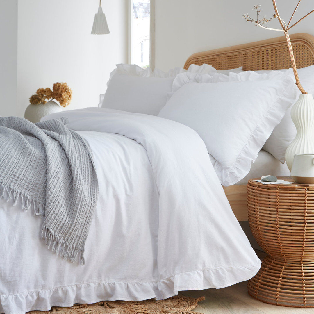 AppleTree Cassia Frill Cotton Duvet Cover Set with Pillowcases White Super King - 2 Standard Pillowcases