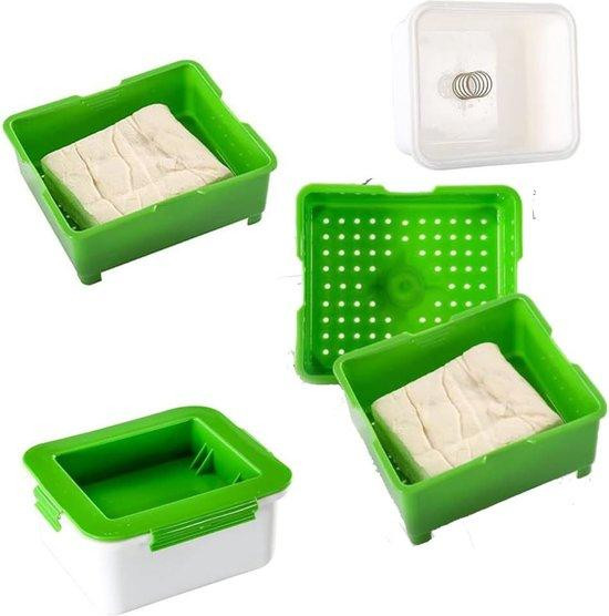 Groene vierkante tofu-pers van plastic voor vegetariërs en veganisten