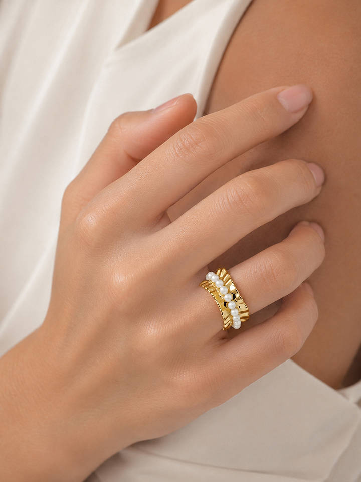 Pierres de Jade Vergold. Ring mit Perlen - onesize