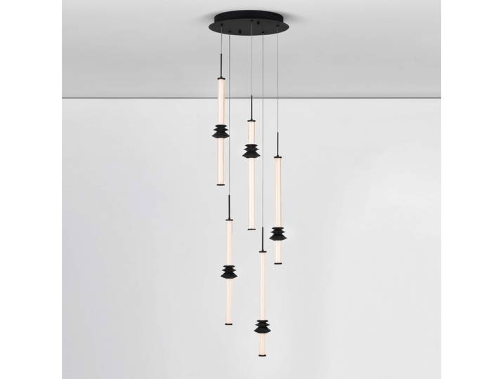 Suspension Stalactite type C Ø 35cm Noir/Noir 5 Câble en ABS, douille en ABS, rosace en aluminium, corps de lampe en aluminium LED