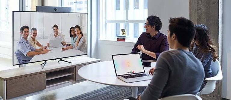Cisco Webex Room Kit videovergaderset met Touch10