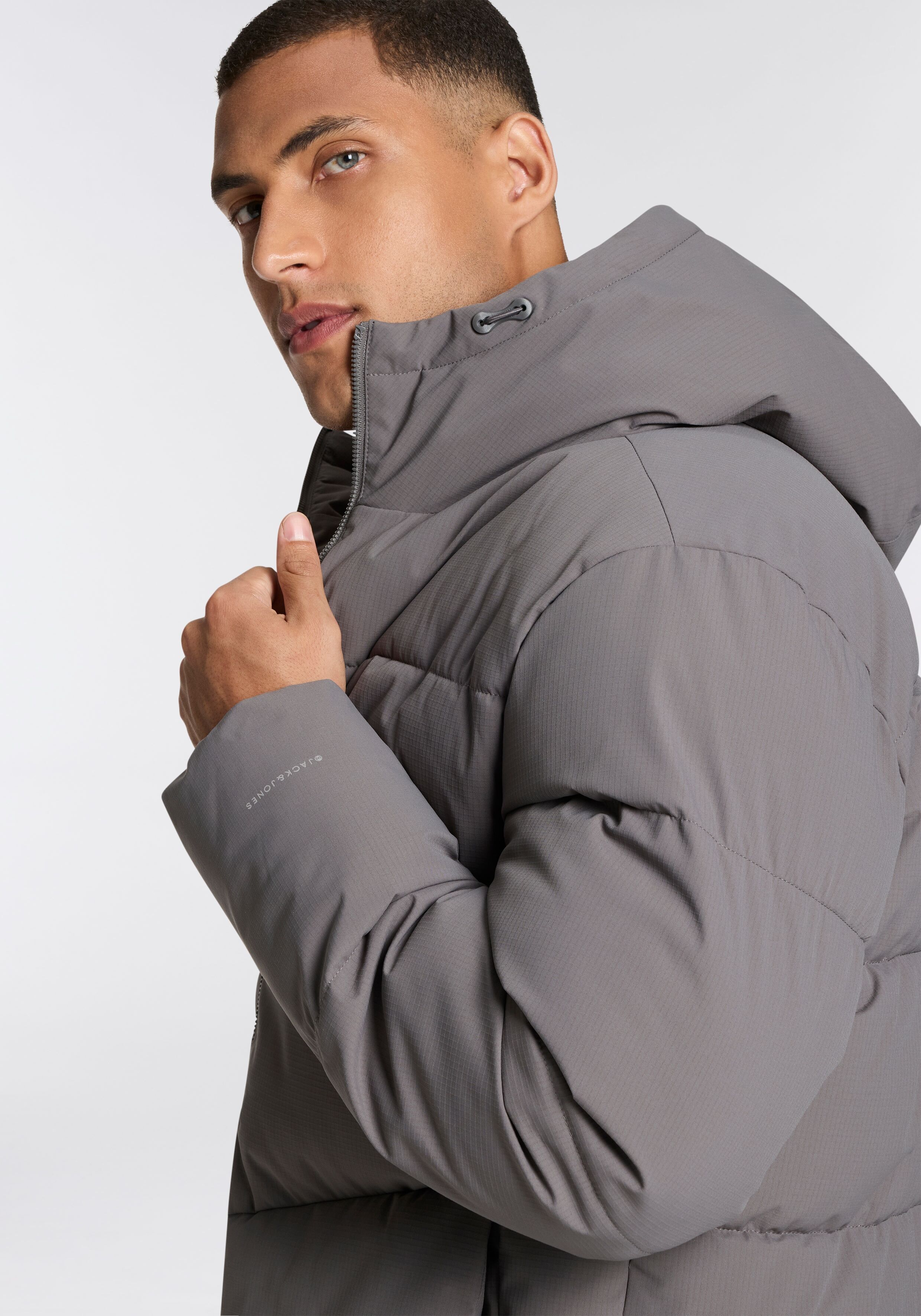 Steppjacke JACK & JONES "JJGUARD – Steppjacke mit Wattierung und Reissverschluss", Herren, Gr. S, grau (castlerock), Web, Obermaterial: 100% Polyester, unifarben, normal, gerader Abschluss, Jacken Steppjacke, modisch, regular fit, Web castlerock S