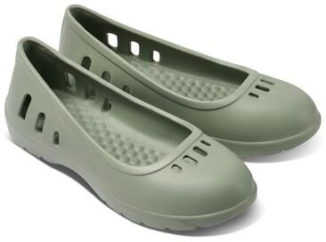 Women's Studio Flat by Joybees in Green (Size 8 M)