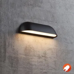 Längliche mattschwarze   Außenwandleuchte FRONT 26 in schlichtem Design