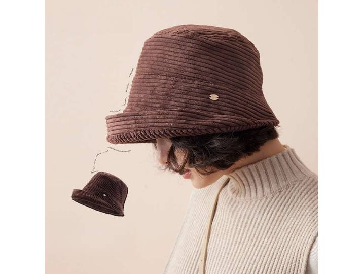Un nouveau style de chapeau de pêcheur en velours côtelé épaissi de style japonais, à revers roulé.