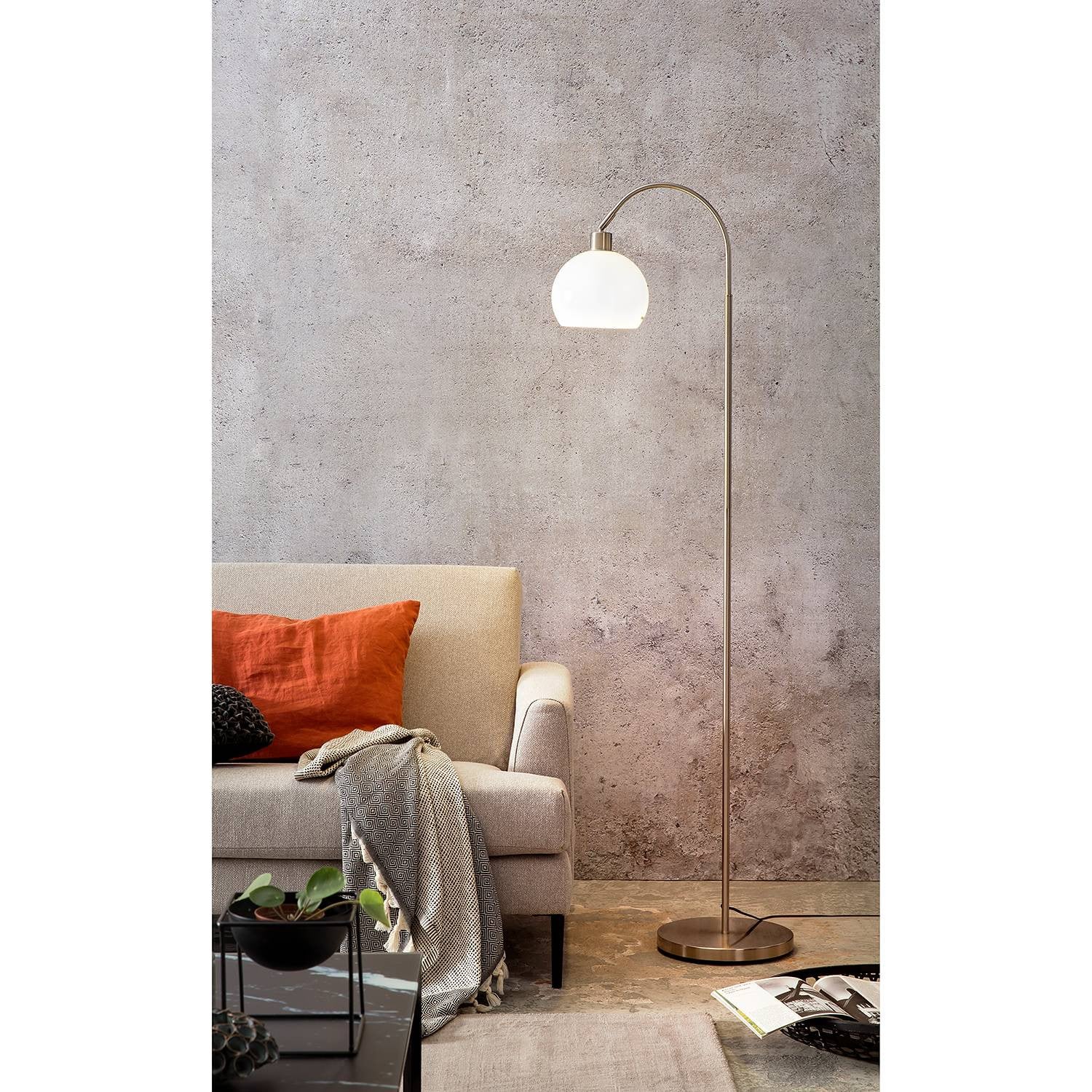 home24 Staande lamp Rhyme III wit met melkglas en verchroomd metaal B/D/H: 28 x 60 x 153 cm