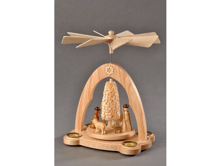 Weihnachtspyramide ALBIN PREISSLER Schäfer mit Schafen und gedrechseltem Ringelbäumchen , beige (natur), B:17cm H:20cm T:13cm, Massivholz, Weihnachtspyramiden, Weihnachtspyramide, Handwerkskunst aus dem Erzgebirge