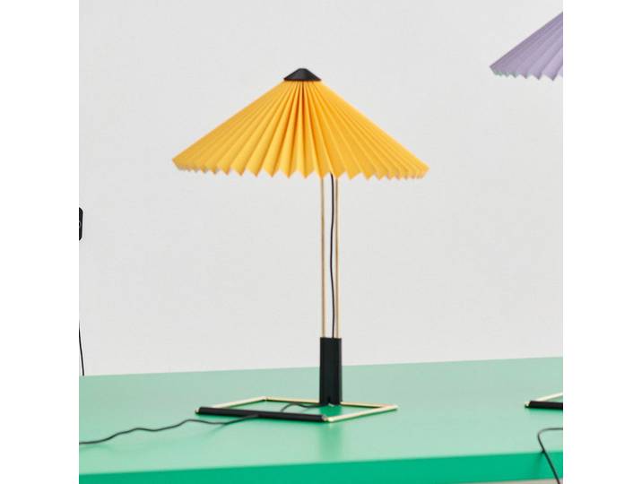 Matin LED-Tischlampe, gelb/messing, Höhe 38 cm - Hay Matin 300 - Wohnzimmer - Design - Metall - Mit Schirm
