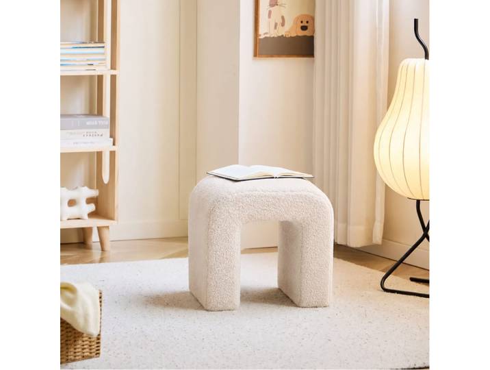 Pouf en bouclettes blanches style scandinave