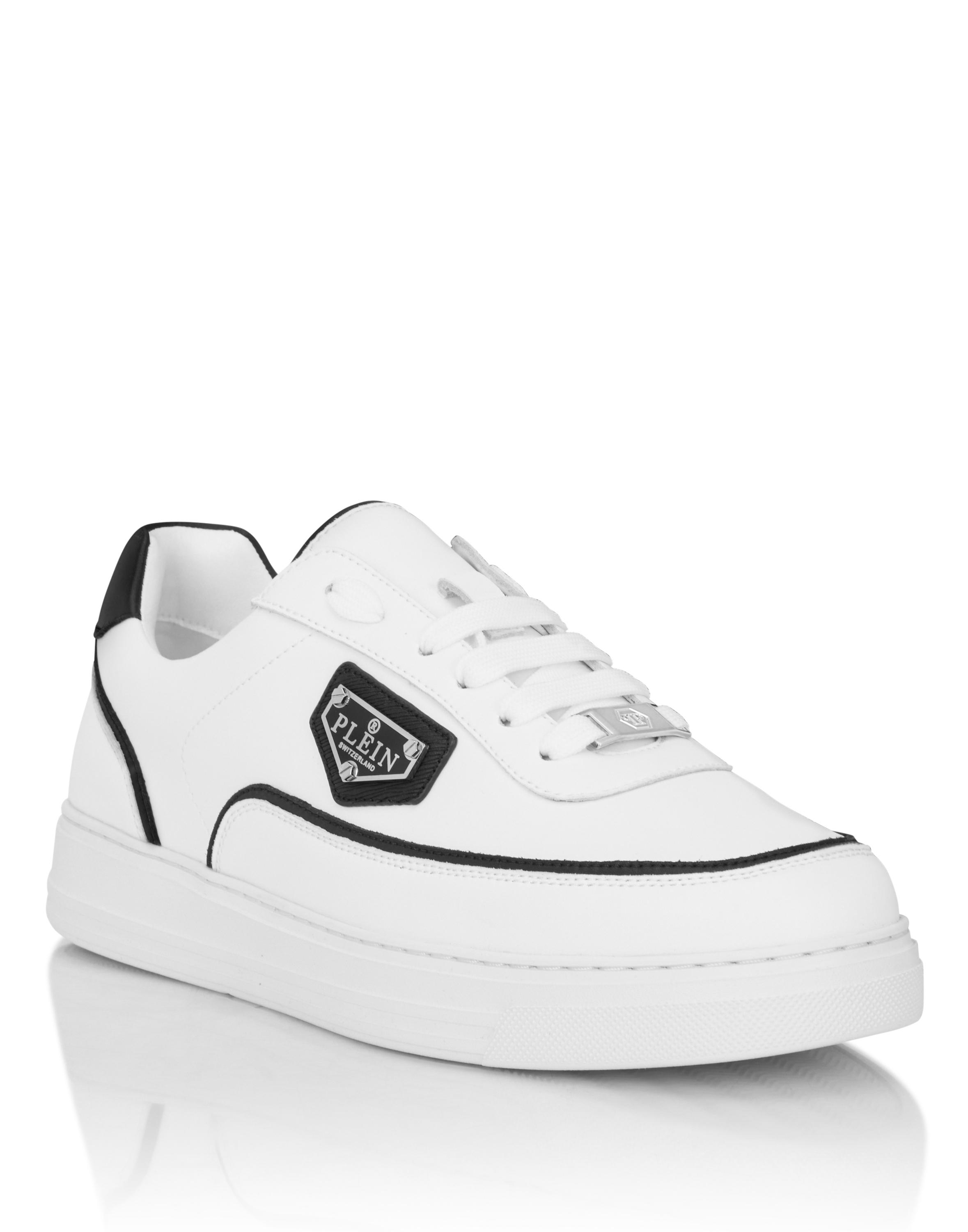 Low-Top Sneakers Triangle