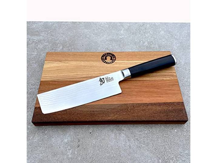 Kai Shun Classic Set DM-0728 ultrascharfes Nakiri Messer 16,5 cm Klinge aus 32-Lagen Damaststahl + Schneidebrett aus (Eiche) 30x20 cm