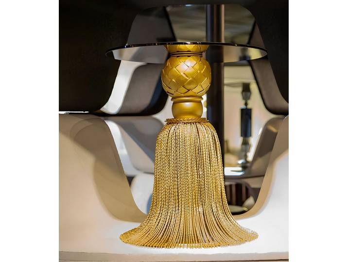 Xlmoebel Couchtisch Designer Beistelltisch Golden Network mit goldenen Akzenten (Beistelltisch), Hergestellt in Europa