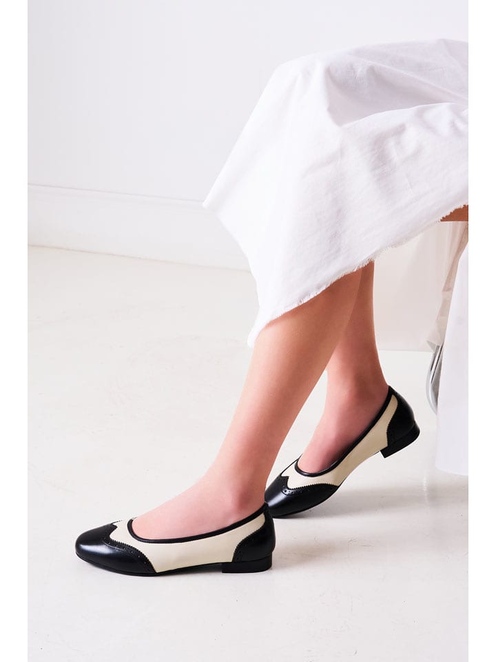 British Passport Leder-Ballerinas in Schwarz/ Creme - 40