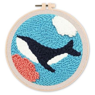 Punch Needle Figured'Art 20x20 cm Orca im Meer, DIY Stickerei mit Nadel und Wolle