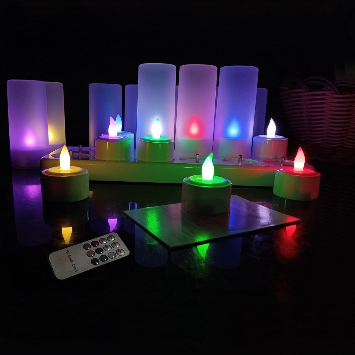 Omgoods Giftset van 12 LED Flameless Tealight Kaarsen met Oplaadstation
