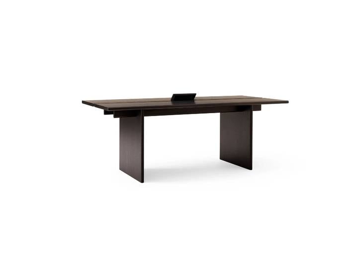 &Tradition Ita OS1 Esstisch mit Kabelmanagement 95x200 cm Dark stained oak