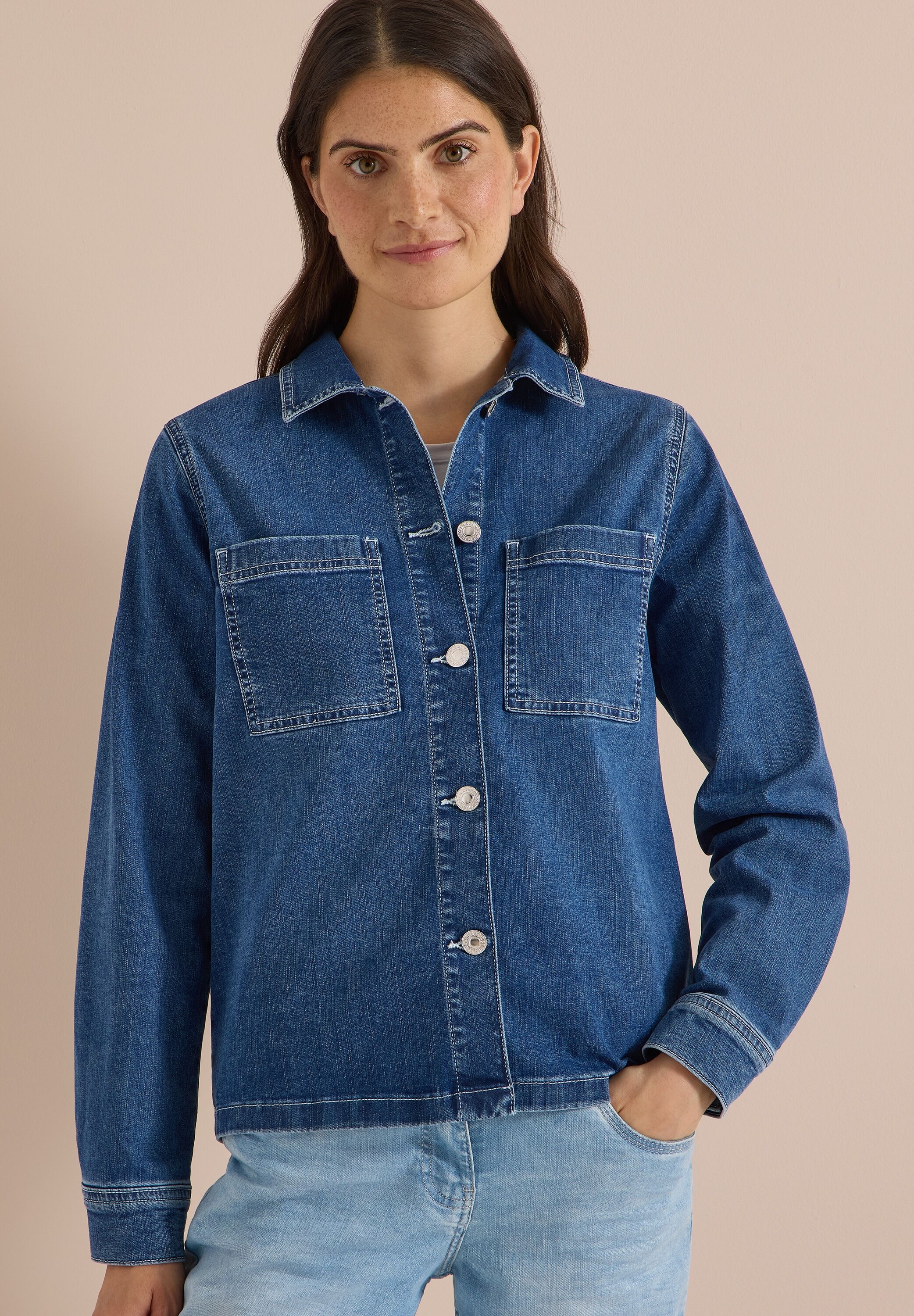 Jeansjacke CECIL, Damen, Gr. S (38), blau (mid blau wash), Web, Obermaterial: 84% Baumwolle, 13% Polyester, 3% Elasthan, hüftlang, 1-Knopf-Manschette, Jacken Jeansjacke, Brusttaschen, authentische Waschung mid blau wash S (38)