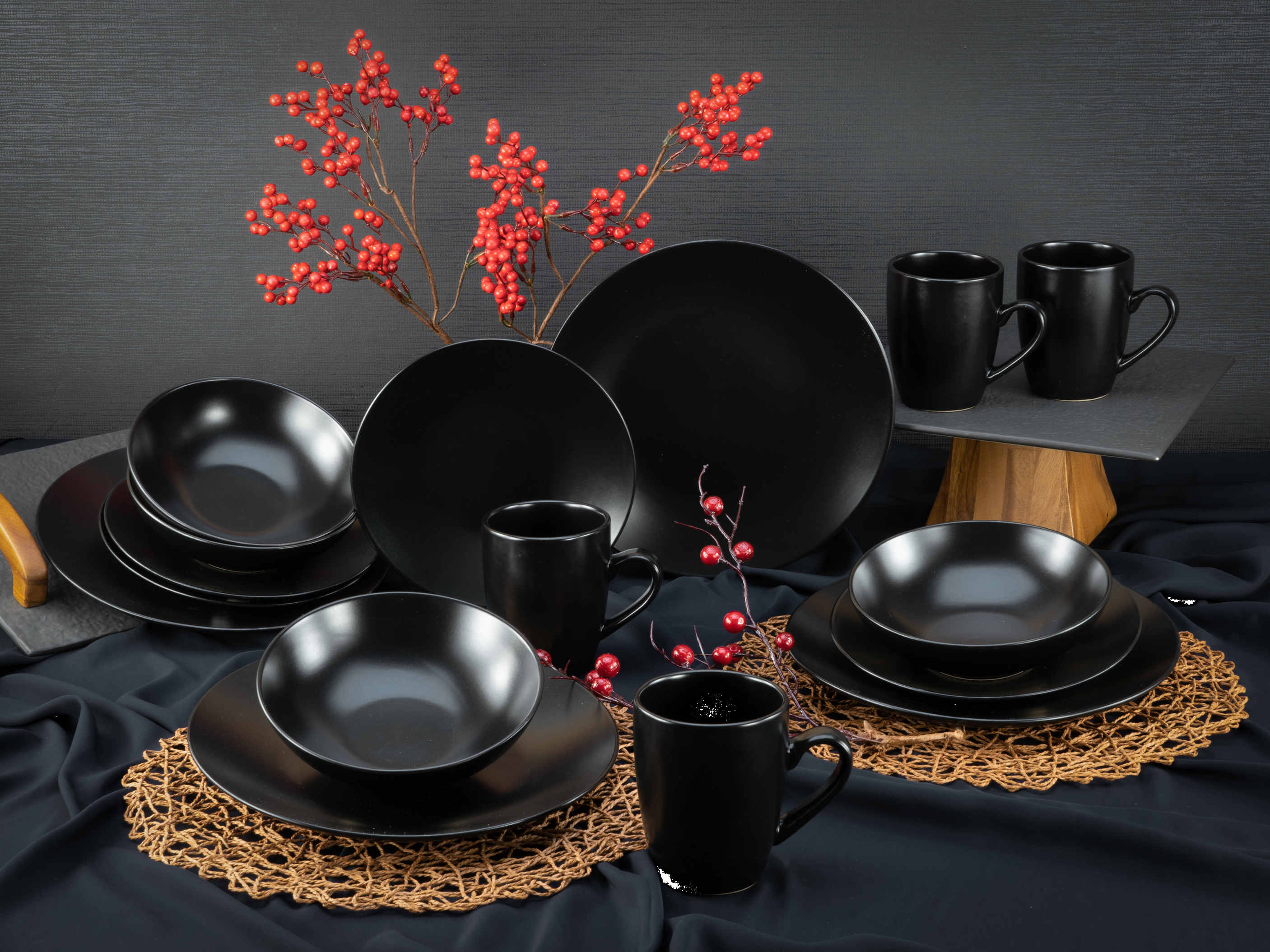 CREATABLE Geschirrset »Black Matt«, 16-teilig