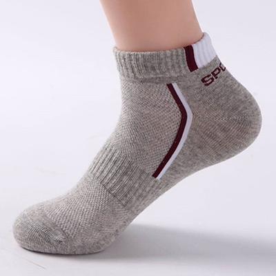 2 Paar Herrensocken mit Buchstaben- und Streifenmuster, Knöchelsocken, Laufsocken, Farbblock, modisch, lässig, täglich, mittelgroß, Frühling, Sommer, Herbst, Winter, stilvoll, traditionell, klassisch